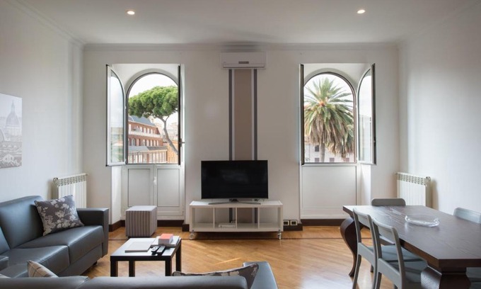 Rione XVIII Castro Pretorio Apartment | Residenza Termini