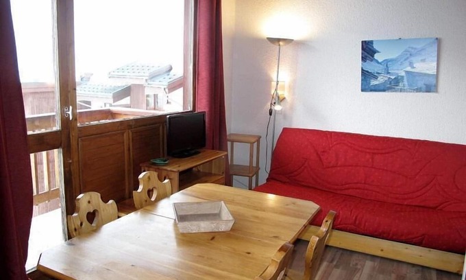 Plagne Villages Apartment | Resort center, 4th floor, view ski slopes, tv, ski locker, 42m², La Plagne