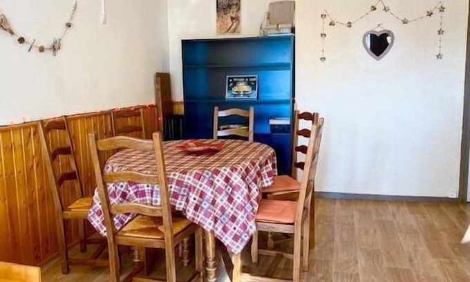 Villard-de-Lans Apartment | Resort center, 7th floor, balcony, parking, 63m², Villard de Lans