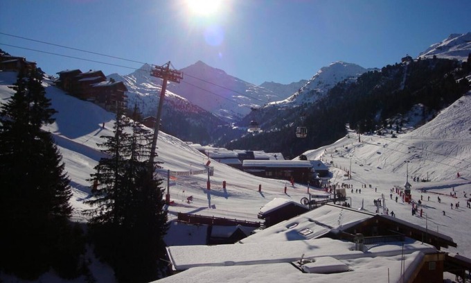 Meribel-Mottaret Apartment | Resort center, 5th floor, balcony, tv, ski locker, 24m², Méribel-Mottaret