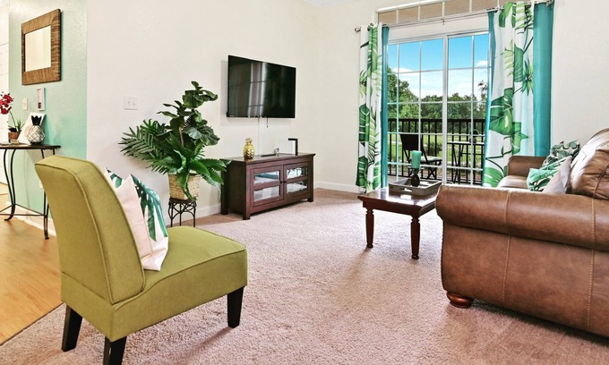 Four Corners Condo | Resort Condo with On-site Bar & Restaurant Near Theme Parks