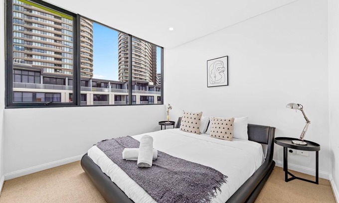 Sydney Olympic Park Apartment | Resort facilities on-site 4 bedroom Apartment Olympic Park