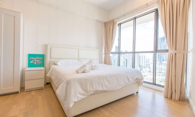 Kuala Lumpur City Centre Apartment | Resort infinity pool skyline gym deluxe suite