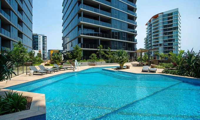 South Brisbane Apartment | Resort Living 2BR with Pool Spa Gym & Parking