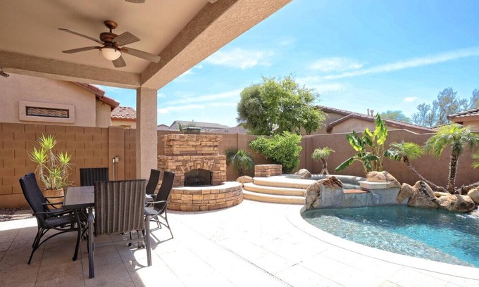 East Mesa House | Resort living in Las Sendas - pool, hot tub, outdoor kitchen, putting green