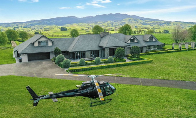 Waipa District House | Resort Luxury at its Finest