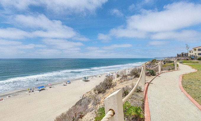 Solana Beach Apartment | Resort Perks, Ocean Access: Solana Beach Townhome!