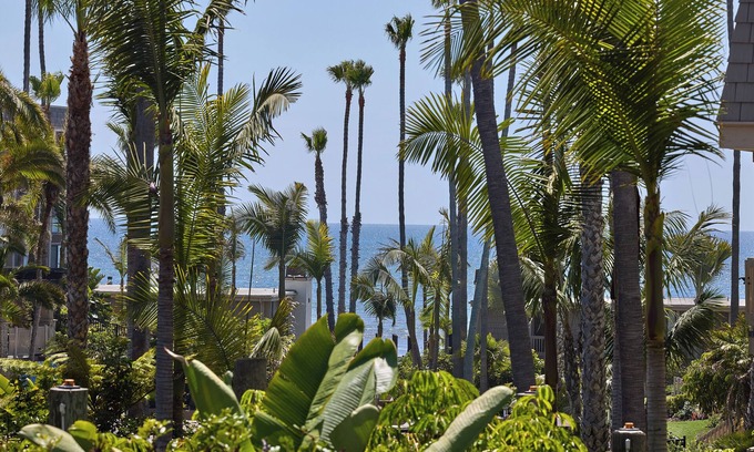 Townsite Condo | Resort Style Complex on the Sand