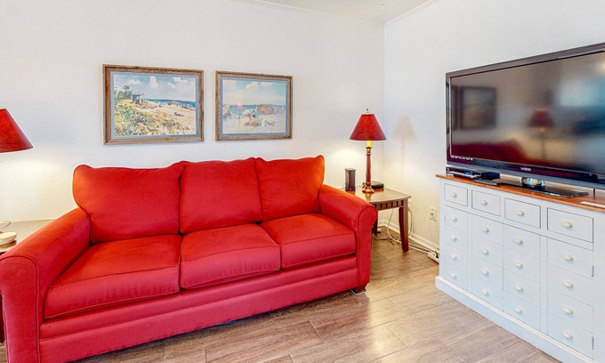 Corpus Christi Condo | Resort-style condo with indoor/outdoor pools, fishing dock, & private balcony