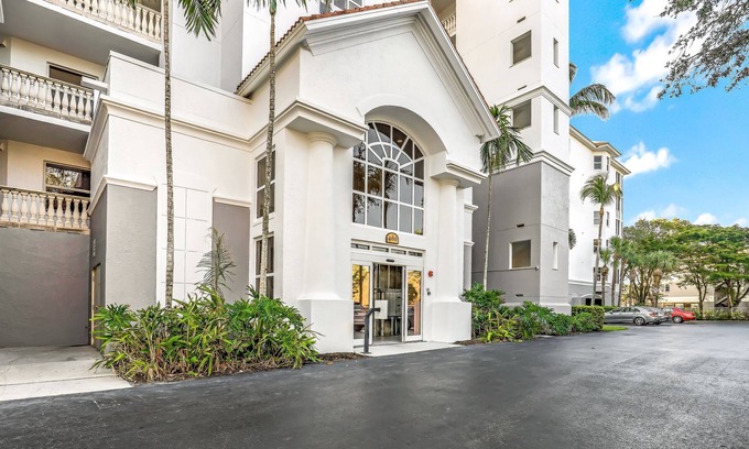Vanderbilt Beach Condo | Resort Style Condo- Regatta - Naples Florida