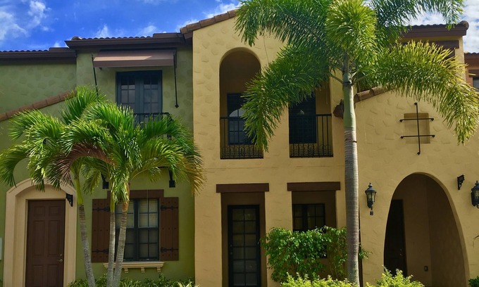 Ole Condo | Resort Style Condominium at Ole in Lely Resorts!