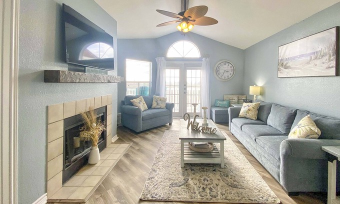Corpus Christi Condo | Resort-Style Corpus Christi Condo w/ Ocean View!