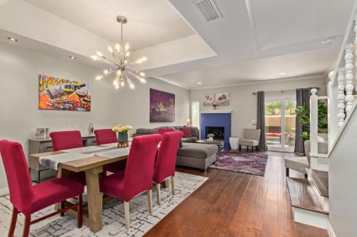 Biltmore Courts House | Resort Style Living In Phoenix's Most Exclusive Gated Community!