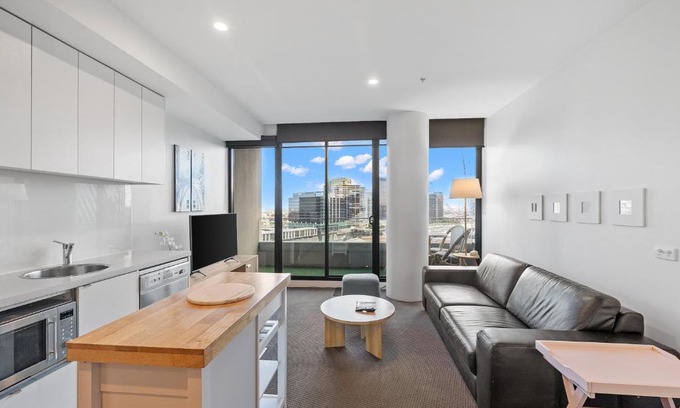 Docklands Apartment | Resort Style Living Yarra Wharf