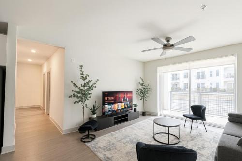 Forest Park Apartment | Resort-Style Retreat 1 King 2 Queens, Pool table