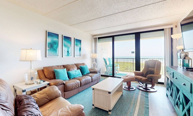 South Padre Island Condo | Resort-style beachfront condo, pools, tennis, sauna & gym
