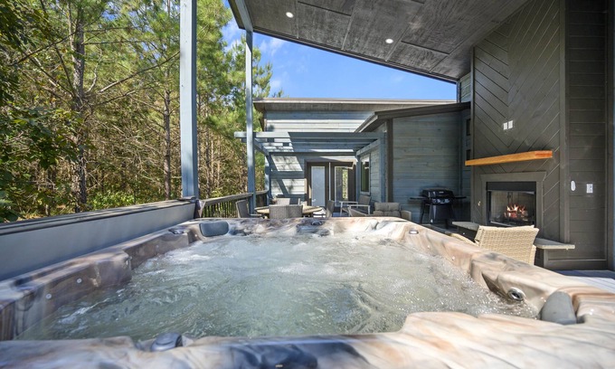 Broken Bow Cabin | Rest Azured - Coastal Cottage 1-Bedroom Cabin for Couples or Small Families