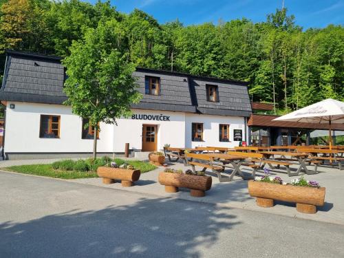 Bludov House | Restaurace a Penzion Bludoveček