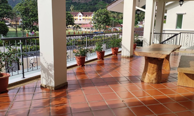 Kampung Sungai Pinang House | Retreat @Balik Pulau with private swimming pool and basketball court,up to 12pax