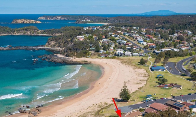 Malua Bay Apartment | Retreat Beside The Beach - Unit Five