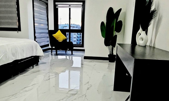 New Kingston Condo | Retreat in New Kingston - Prime location for families or business travelers.