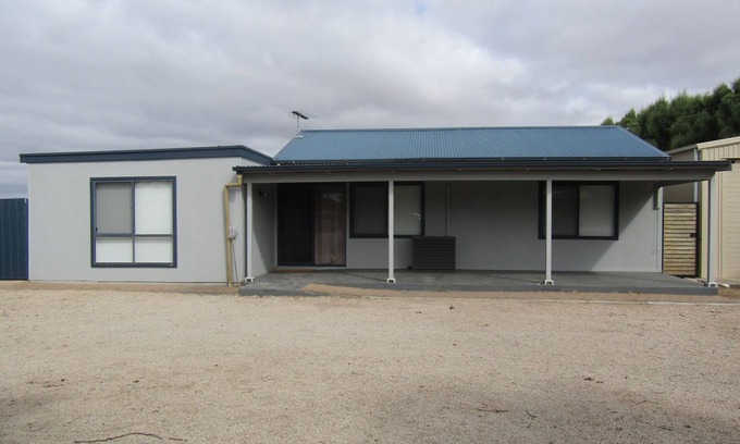 Port Vincent House | Retreat on Talbot - short walk to shops, pub and beach - Off Peak Special!