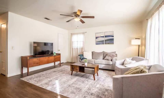 Lubbock House | Retro Retreat - 2BR/1.5BA - Centrally Located