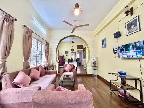 Sector II House | Retro Style 2BHK near Salt Lake Sector 5 Metro Station