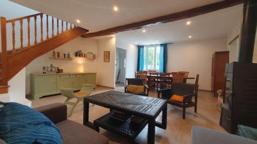 Lucy-sur-Cure House | Retrouvailles de famille et amis 3 étoiles