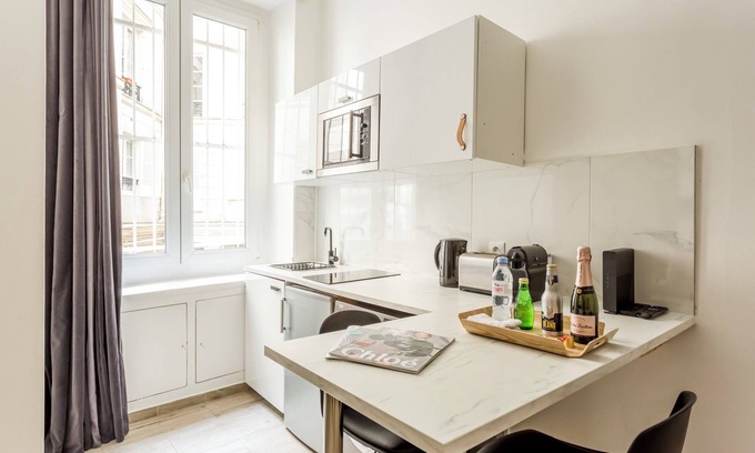 2nd Arrondissement House | Reva Suites
