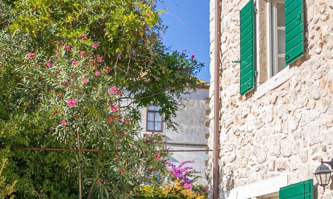 Stari Grad House | Revelin Hvar - Unique16th-century UNESCO Heritage house near beach