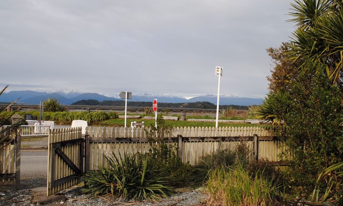 Hokitika Cabin | Revell Street Cottage is freshly renovated (interior) clean and comfortable.