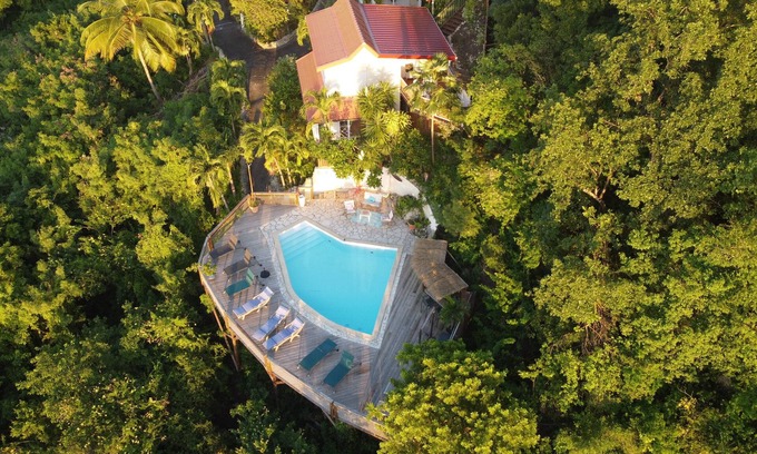 Sainte-Anne Condo | Rêves de Soleil: Summer Sunset Lodge with exceptional view of the bay