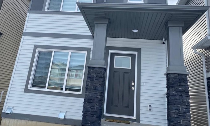 Southwest Edmonton House | Rewind@Asher - 3 Bed + Den House + Central AC & Double Garage for Play & Work
