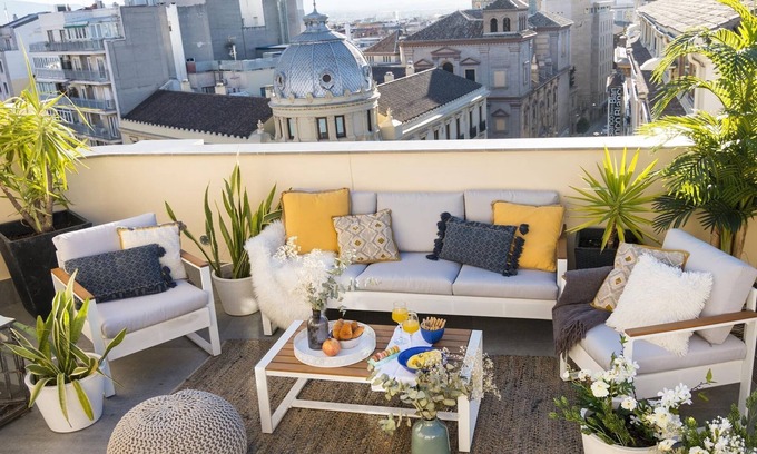 Granada City Center Apartment | Reyes Católicos Penthouse