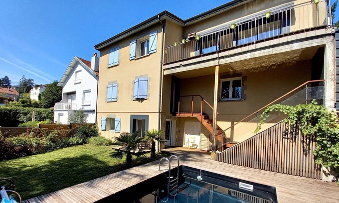 Montjuzet Apartment | Rez-de-jardin 55m2 Avec Piscine