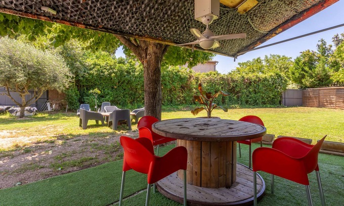 Le Luc Villa | 'Rez De Villa' with Private Terrace and Wi-Fi
