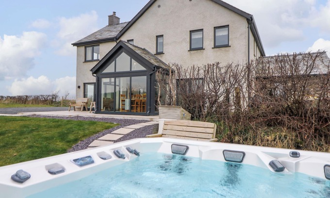 Bontnewydd Cottage | RHANDIR HEN, pet friendly, character holiday cottage in Aberystwyth