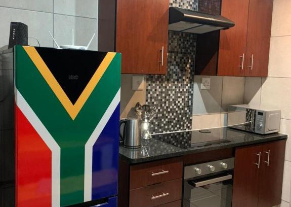 Moses Kotane House | Rhino House with 3 bedrooms next to Pilanesberg and Sun City