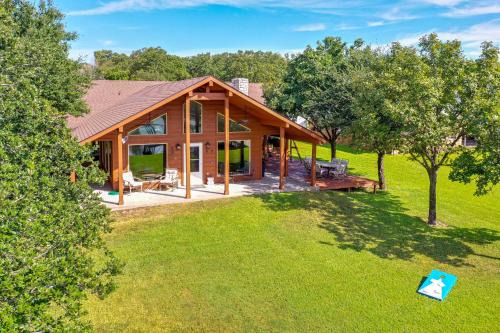 Log Cabin House | Rhodes Retreat with Dock on Cedar Creek Lake!
