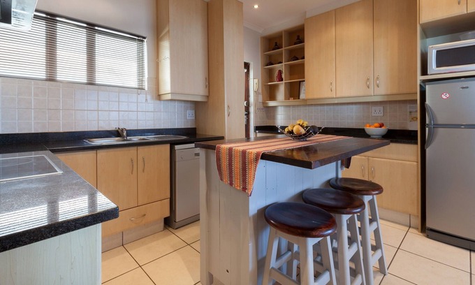 Mouille Point Apartment | Rhodora 31 by CTHA - One Bedroom Apartment, Sleeps 2