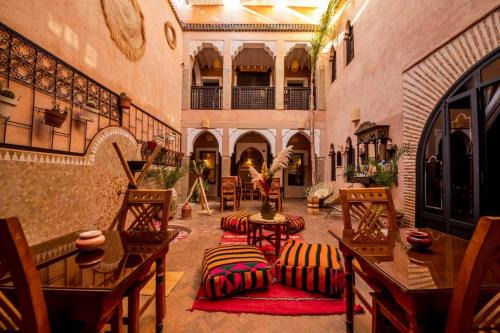 Bab Taghzout House | Riad 7 Saints