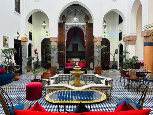 Ain Azlitan House | Riad Ahlam