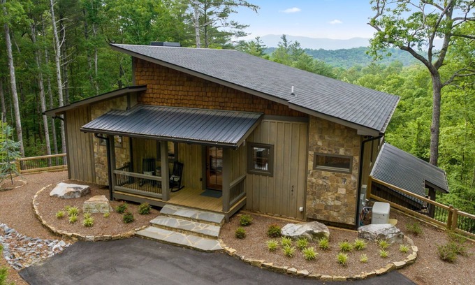Ellijay Cabin | Rich Mountain Chateau - Ellijay GA