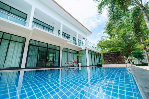 Khok Kloi Villa | Rich Pool Villa Phang Nga