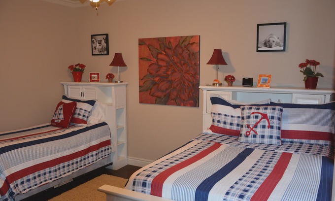 Streetman House | Richland Chambers Lakefront Retreat