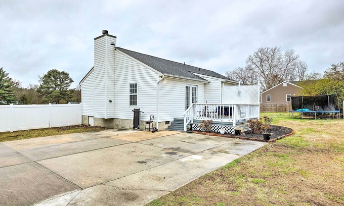 East Highland Park House | Richmond Home with Pool, 5 Mi to Downtown!