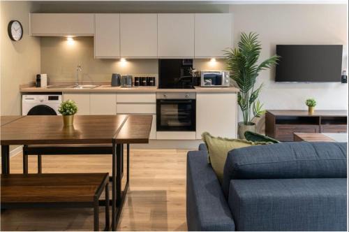 Everton Apartment | Richmond Row by L3 Apartments
