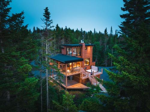 Lac Beauport Ski Chalet | RidgeView - Mountain View and Spa Near Quebec City