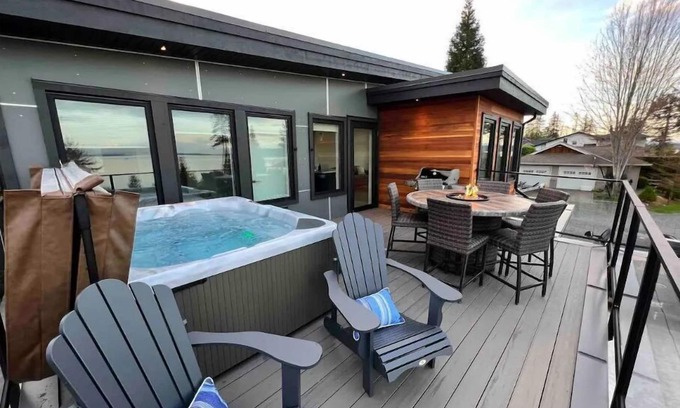 Campbell River House | Ridgeview Suite 2 Bed Luxury -EV